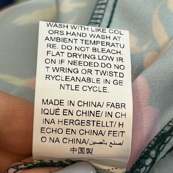 Swim Cover up/ mini wrap dress
Colorful floral
Size Junior L NWOT - Picture 7 of 8